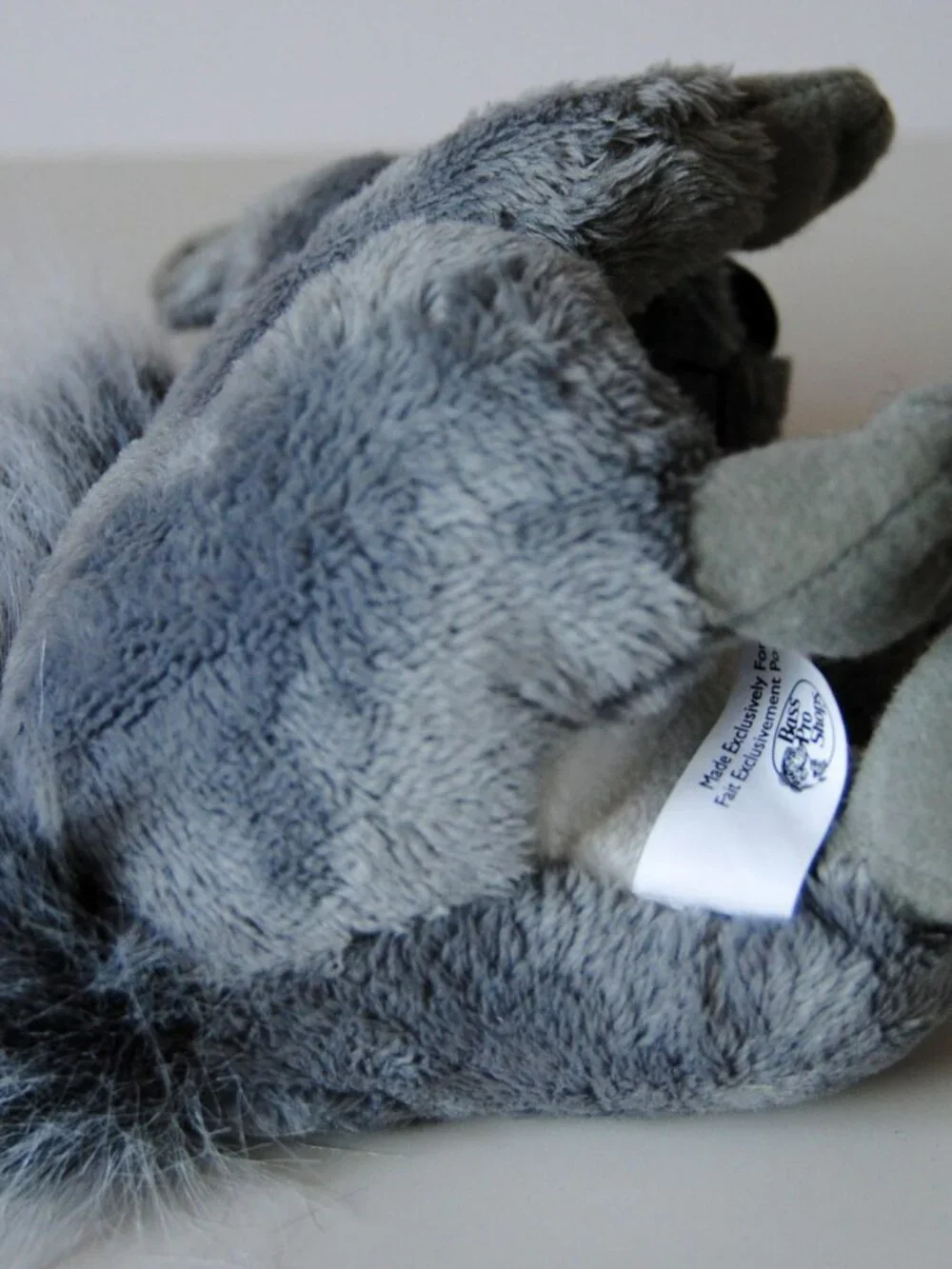 Bass Pro Shops Squirrel Critter Callers Makes Squirrel Sounds Gray White NWT